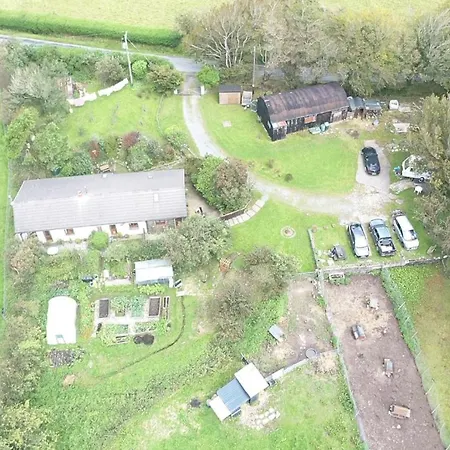 Inviting 2-Bed Cottage In Newcastle Emlyn Exterior photo